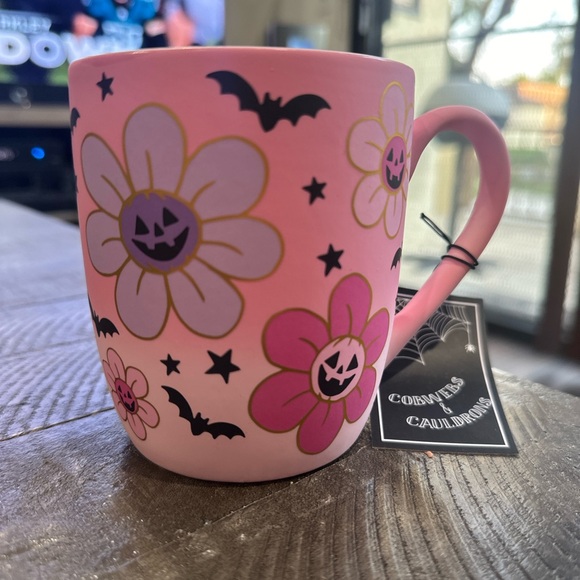 NWT Pink Spooky Flower Mug - Picture 2 of 5